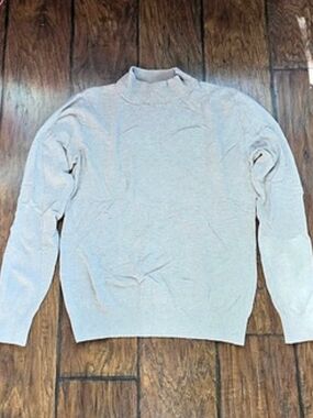 Basic Milano Cowl Neck Sweater in Beige Size Medium